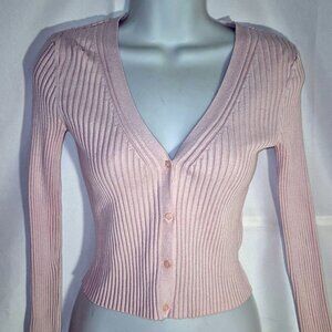 H&M sweater. pink, channeled design, V-Neck, Button-front in size XS